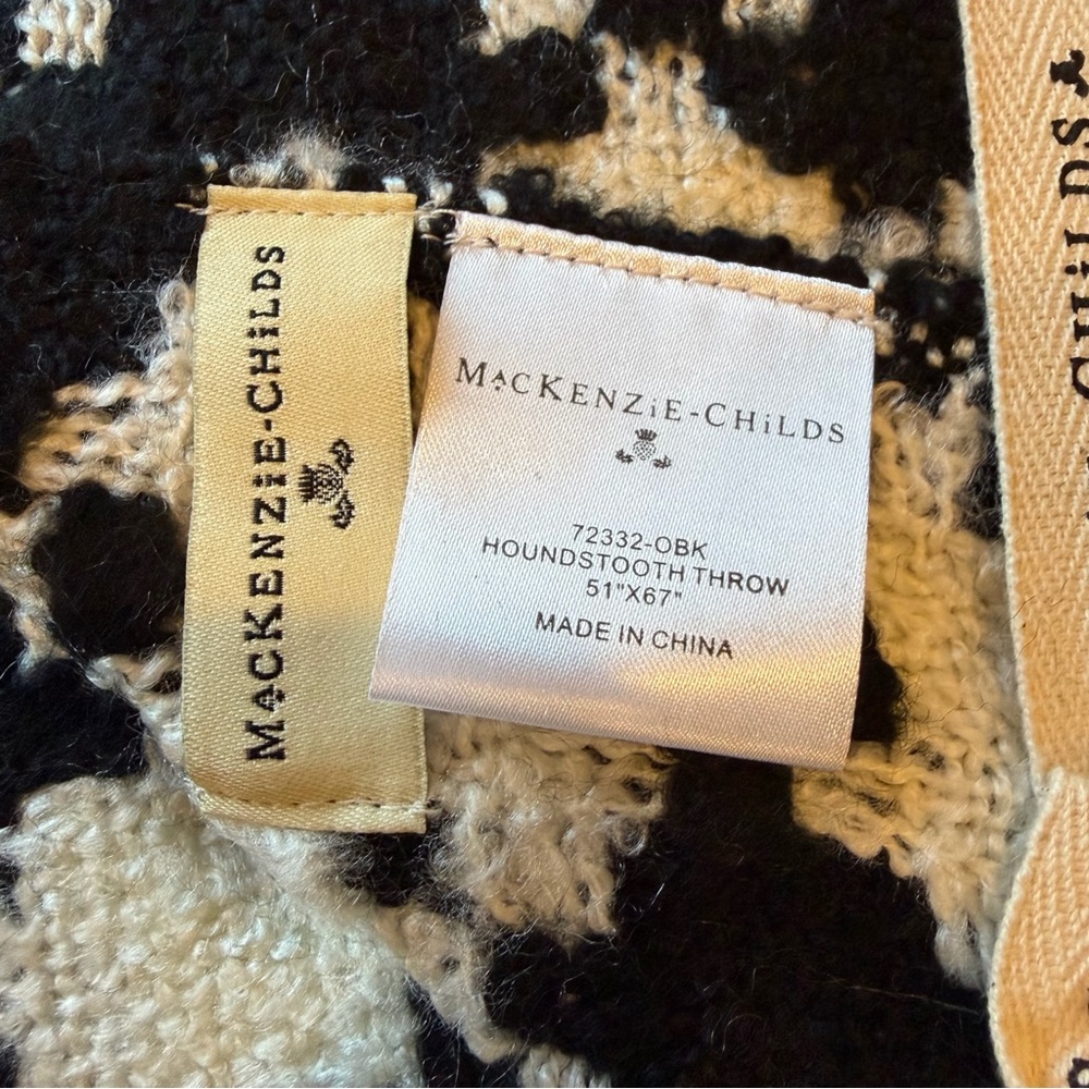 MacKenzie-Childs Black and White Houndstooth Throw - Picture 7 of 8